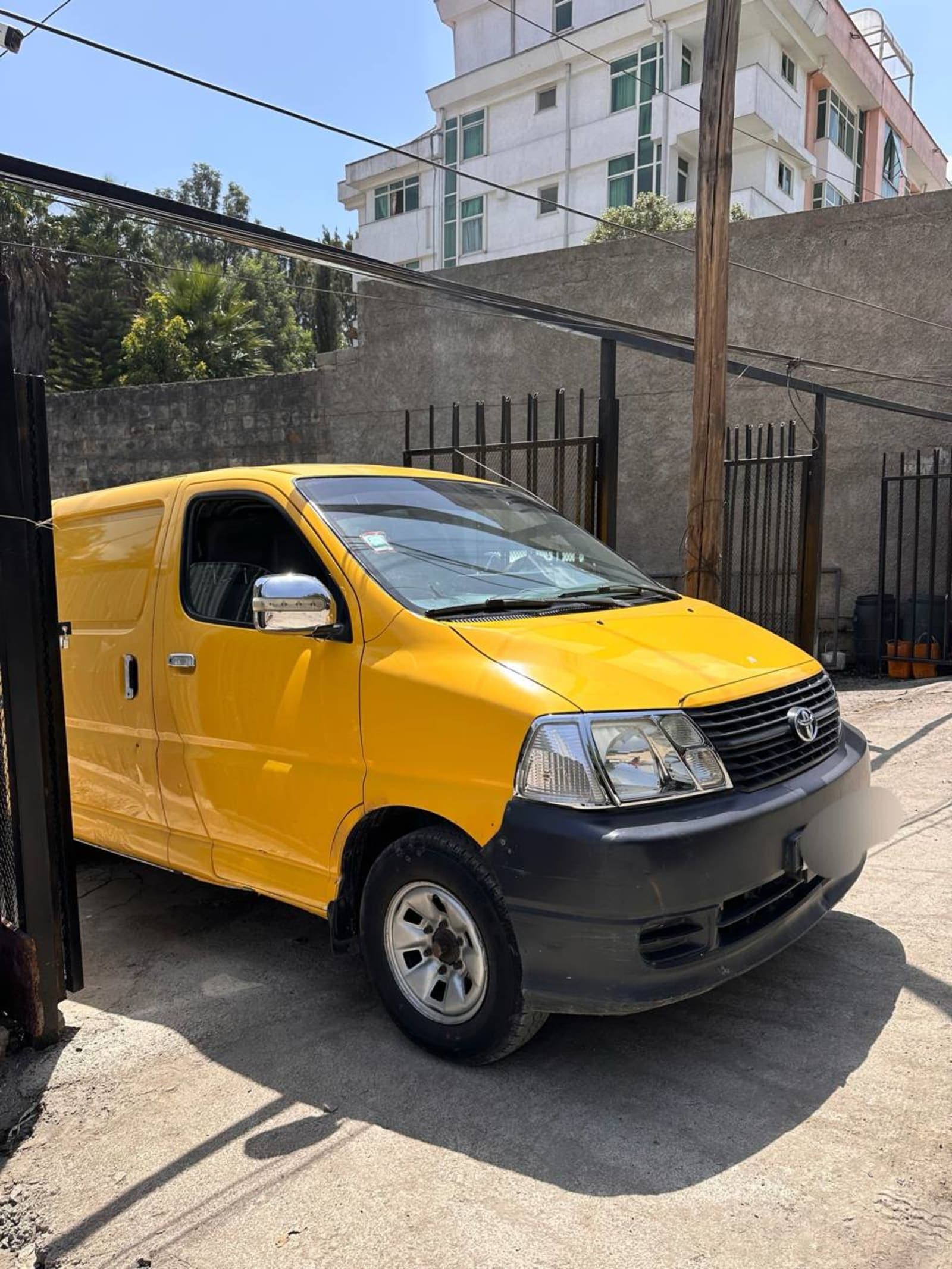 2009 Toyota D4D Dolphin — photo 4