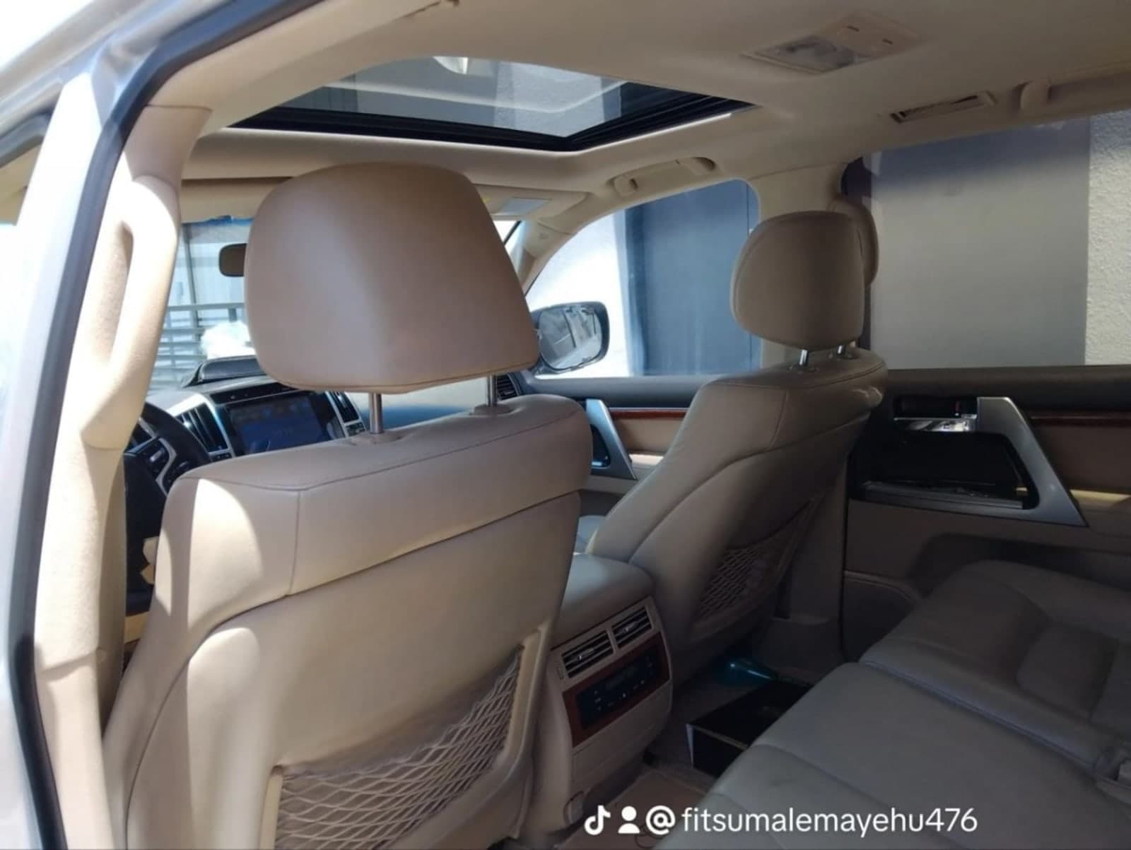 2015 Toyota Land Cruiser VX — photo 2
