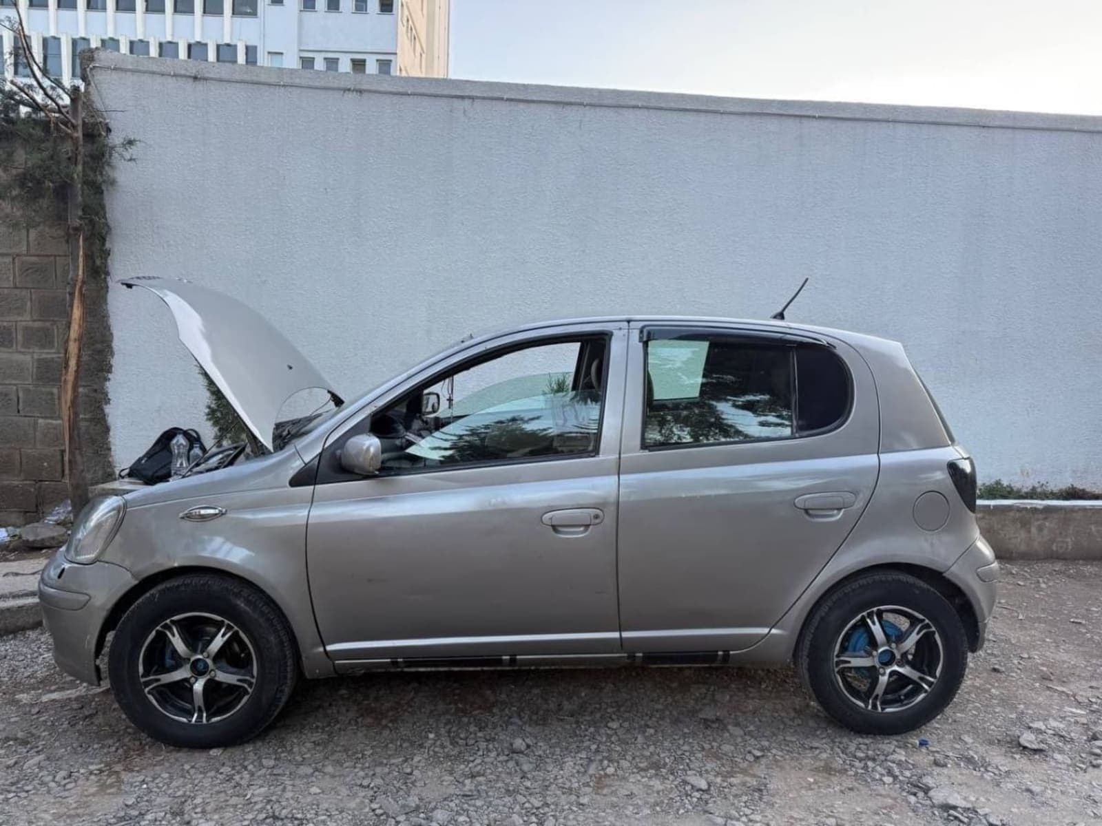 2003 TOYOTA VITZ