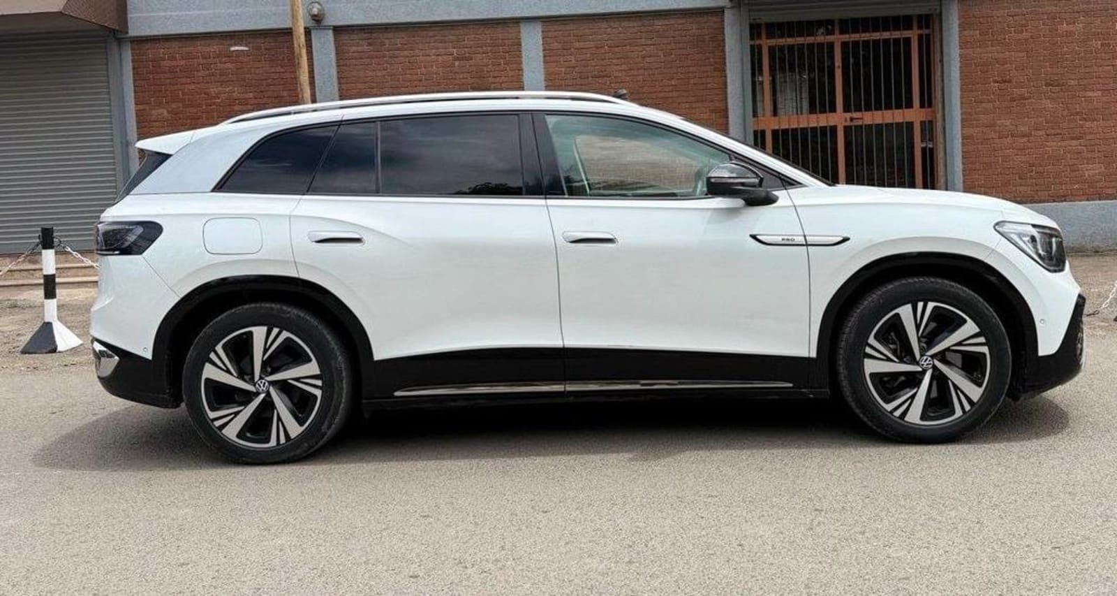 2024 Volkswagen ID.6 Crozz Pro — photo 2