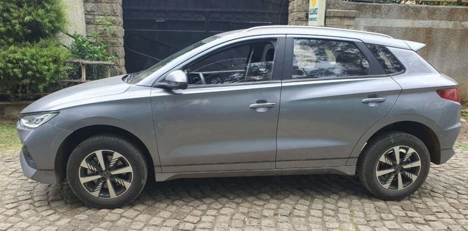 2025 BYD e2 — photo 4