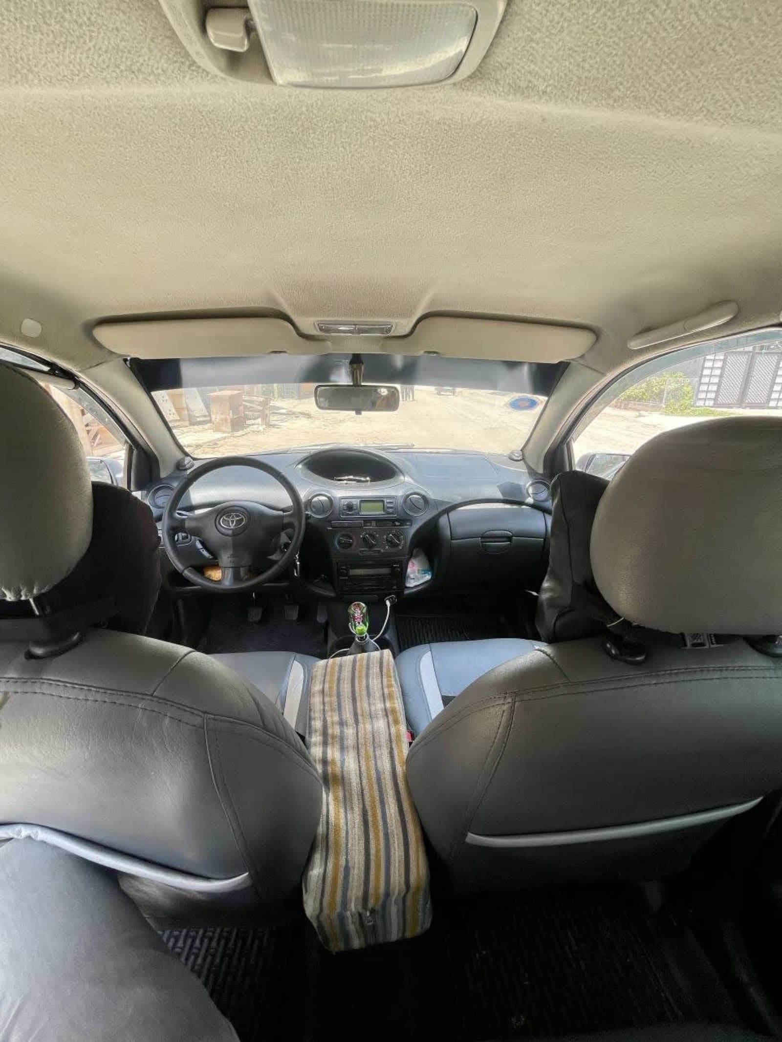 2005 Toyota Yaris — photo 2