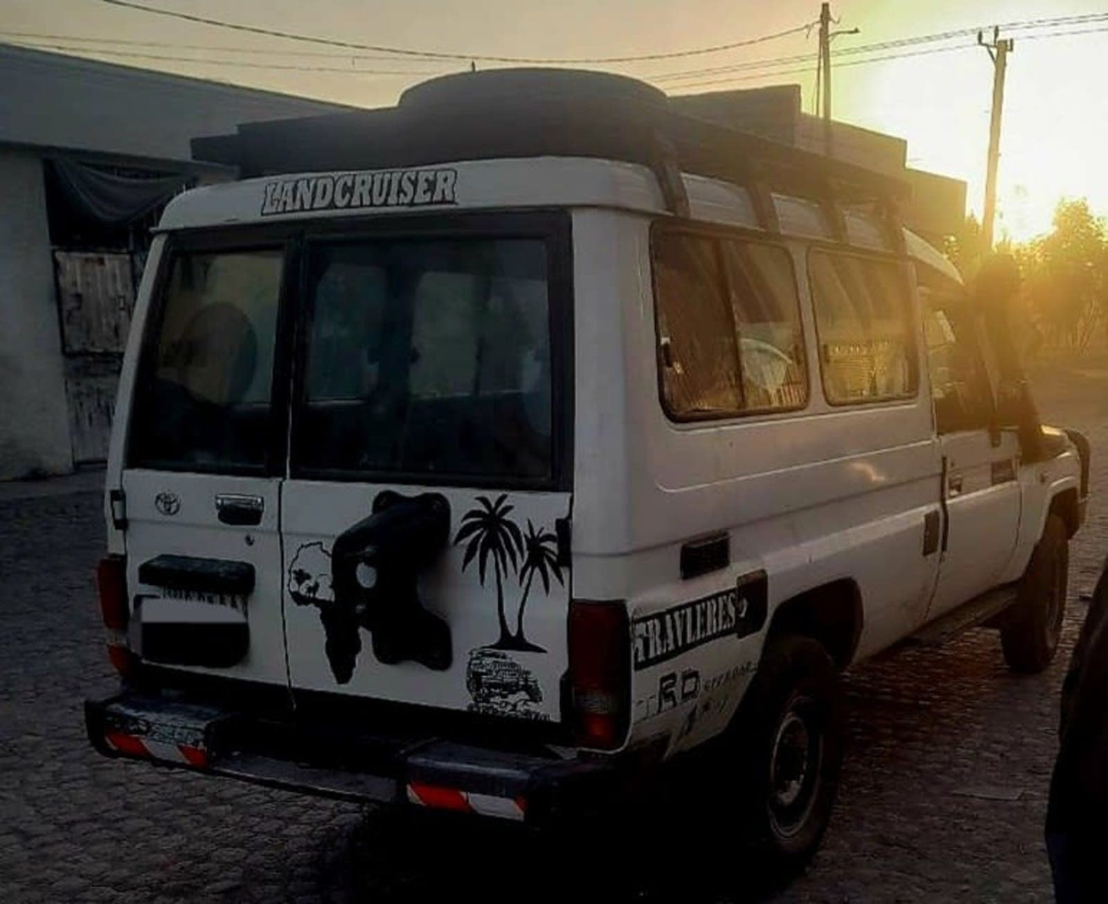 2012 Toyota Land Cruiser — photo 4