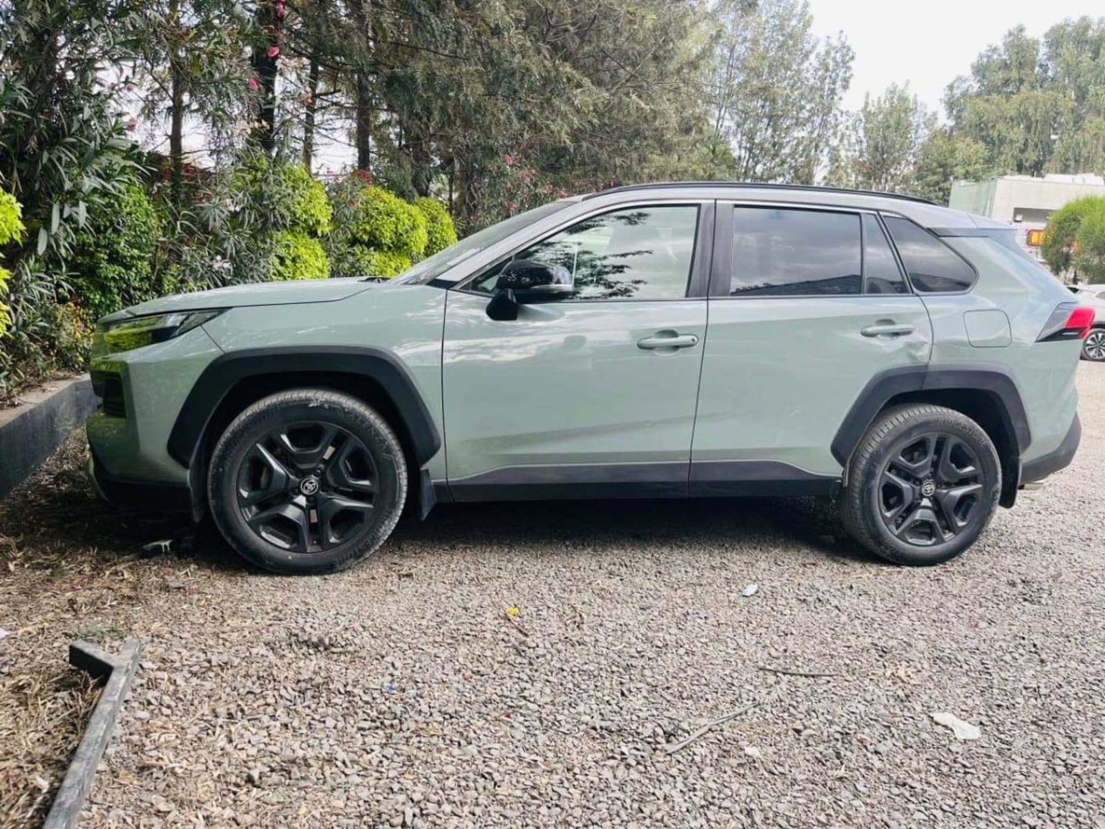 2022 Toyota Rav4 Hybrid AWD — photo 3