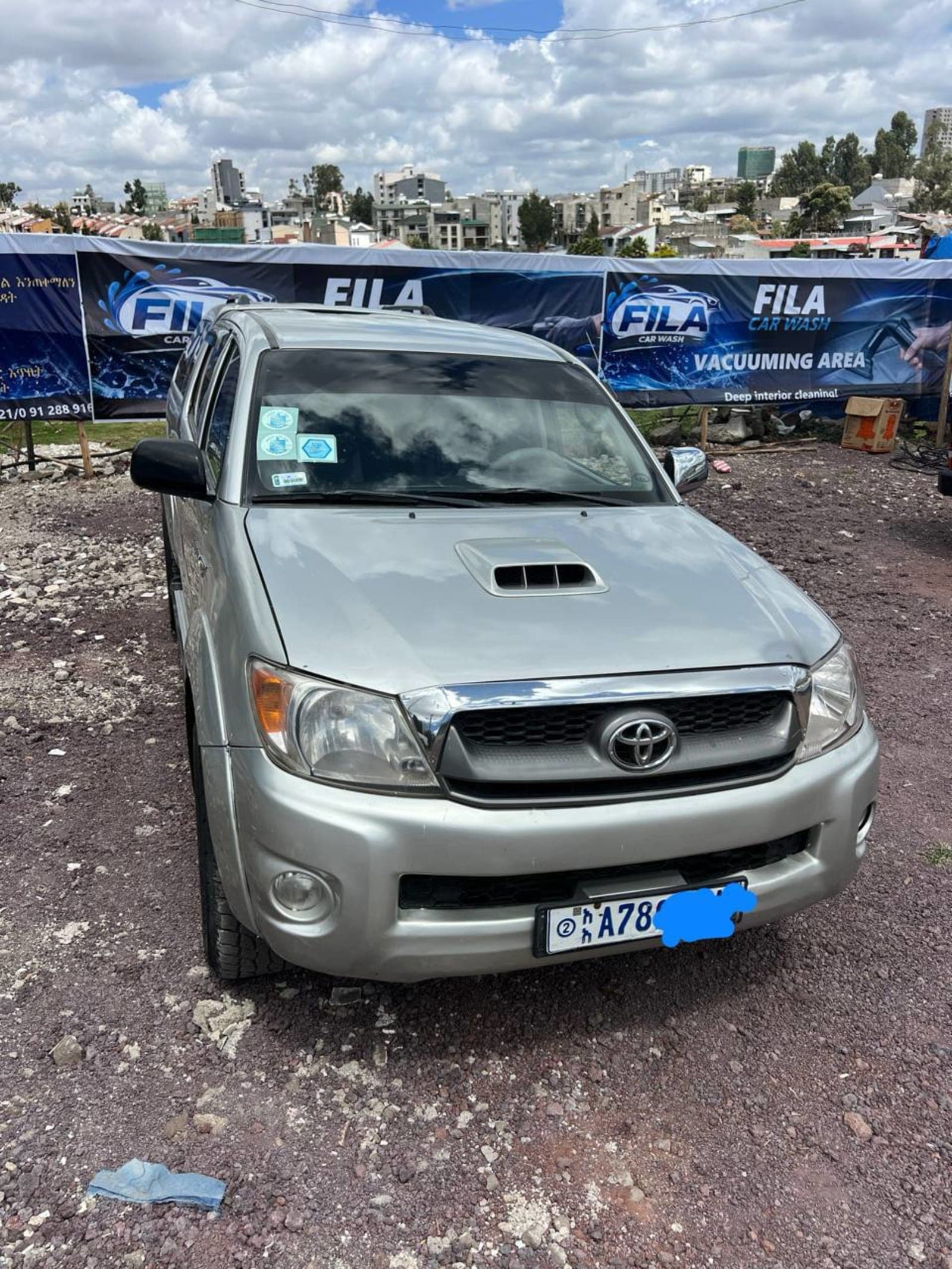 2010 Toyota Hilux Double Cab โ photo 2