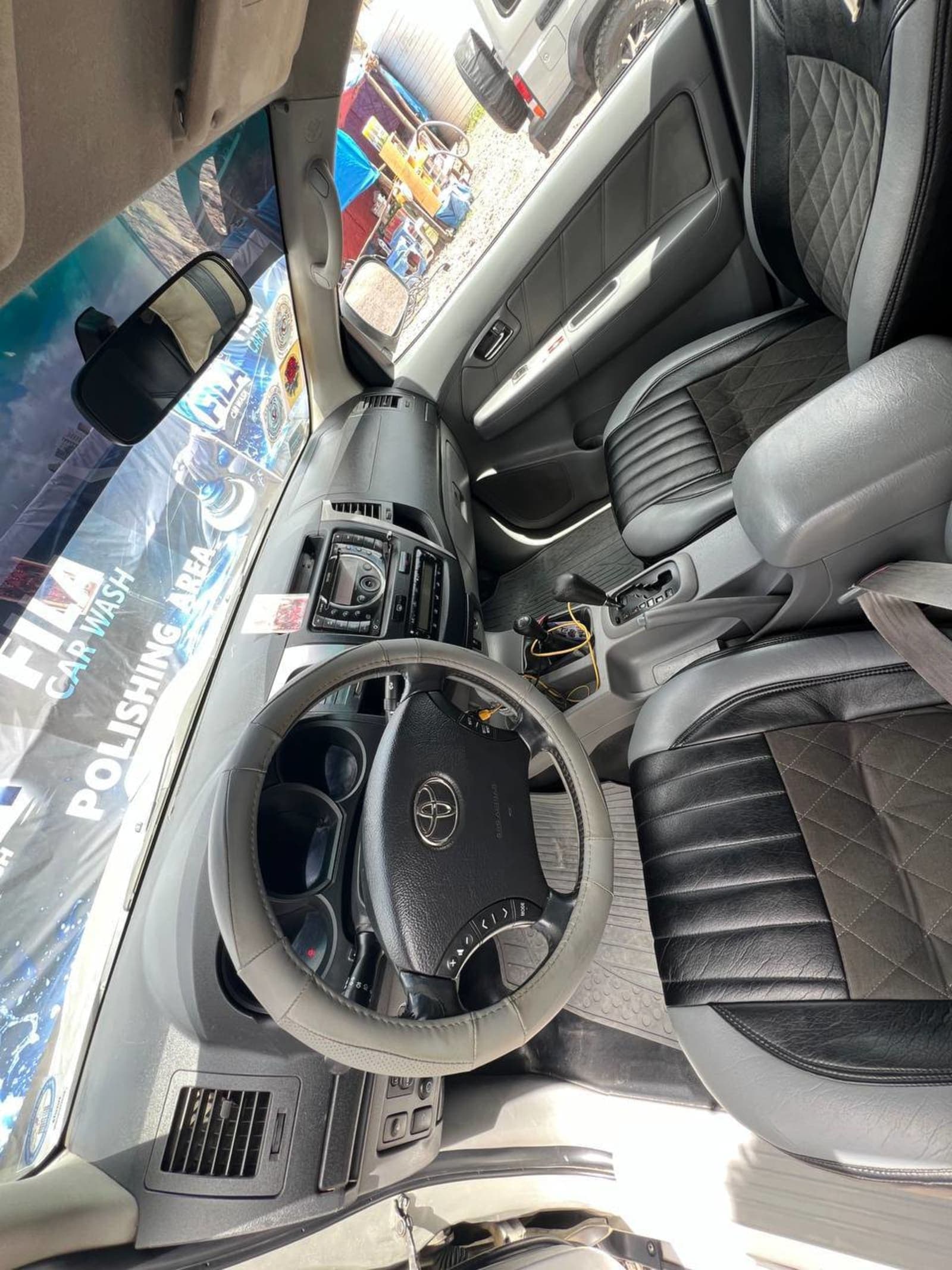 2010 Toyota Hilux Double Cab โ photo 3