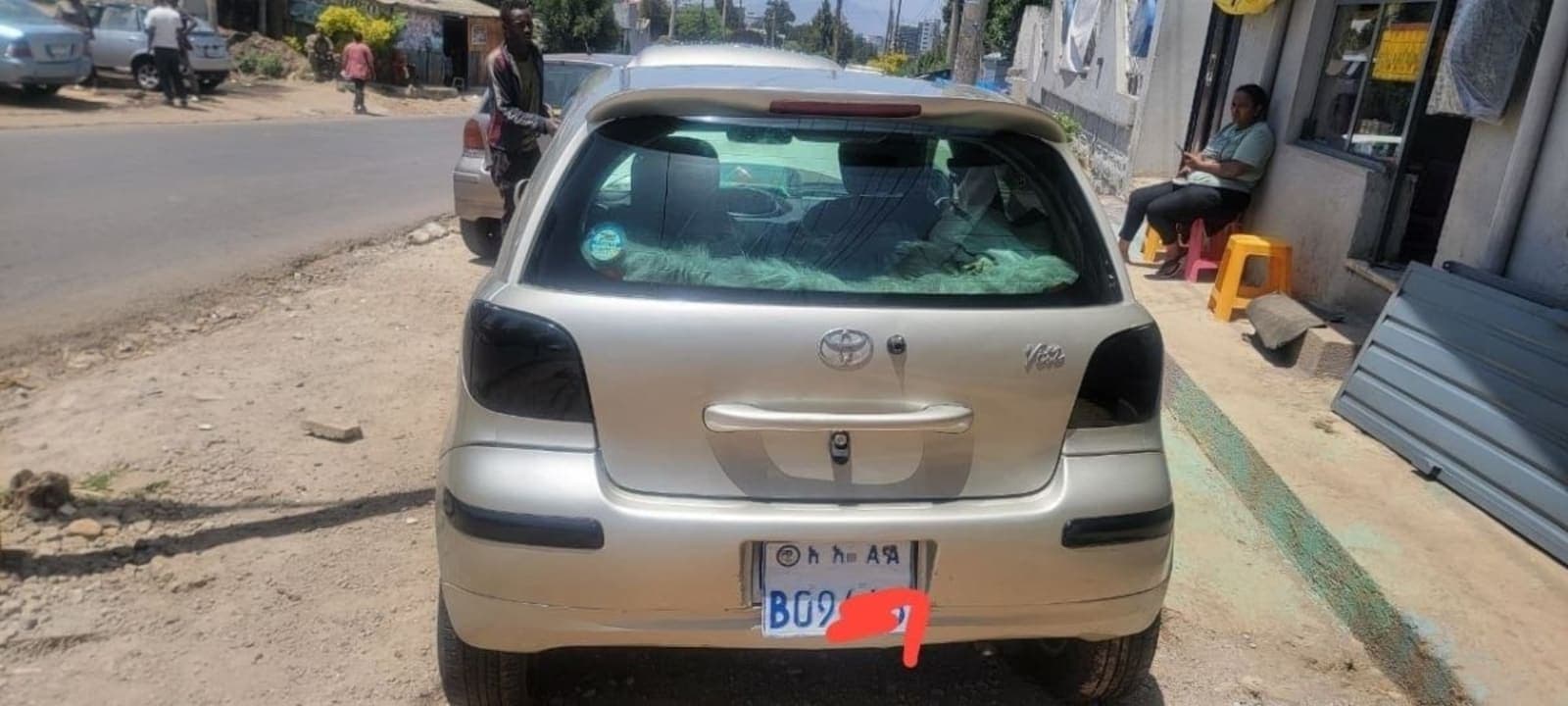 2002 Toyota Vitz — photo 3