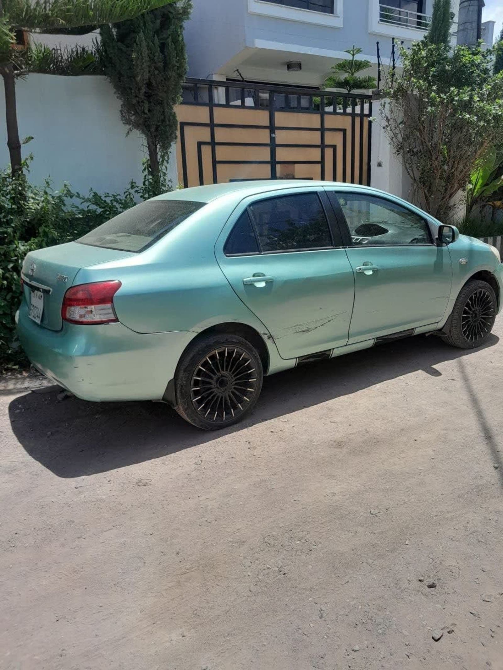 2007 Toyota Yaris Belta — photo 2
