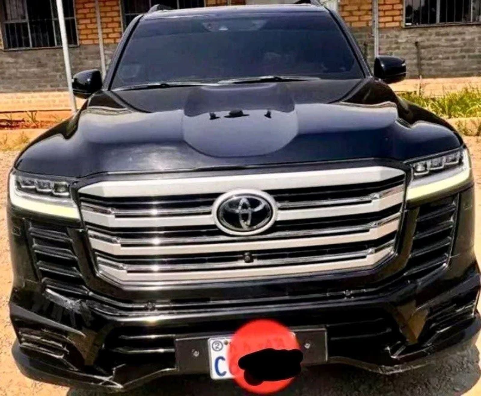 2023 Toyota LandCruiser V6 VXR — photo 1