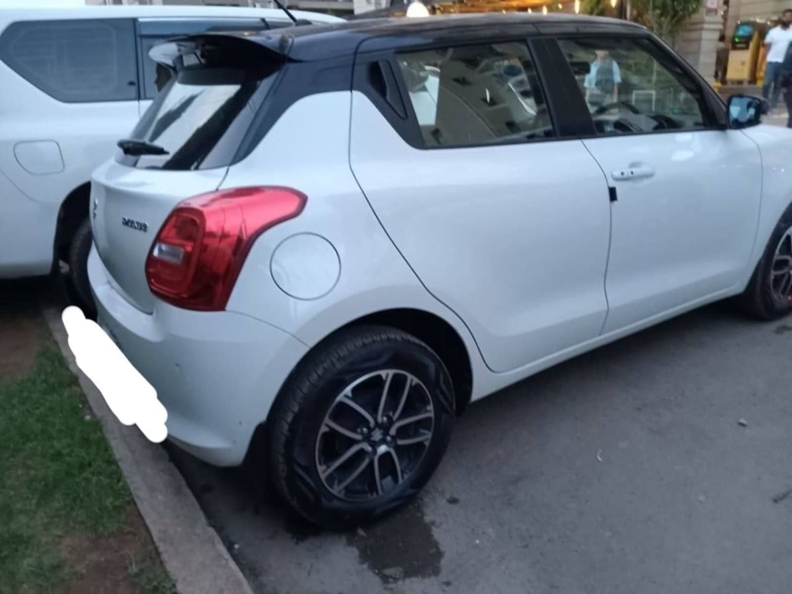 2022 Suzuki Swift — photo 2