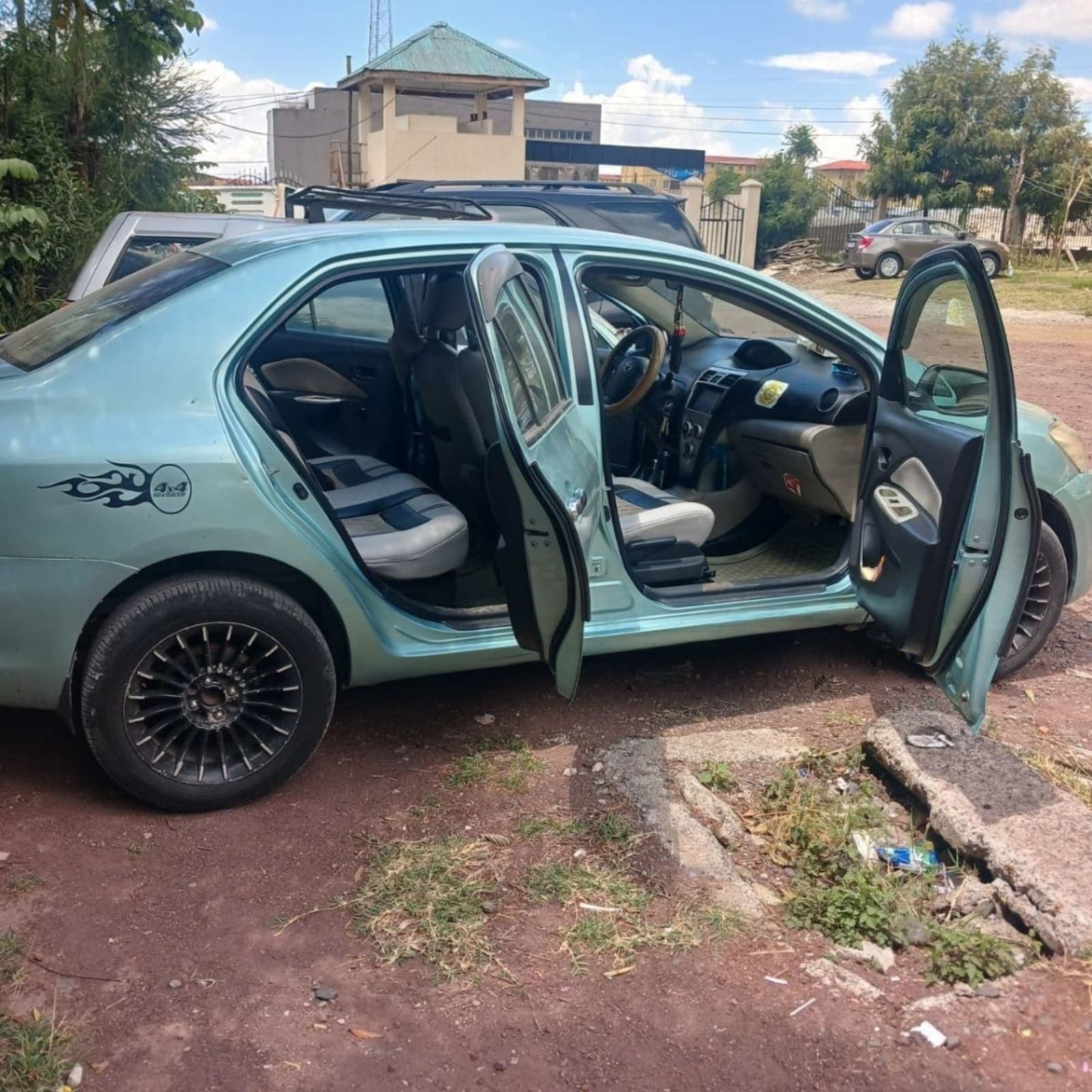 2008 Toyota Yaris Belta — photo 4