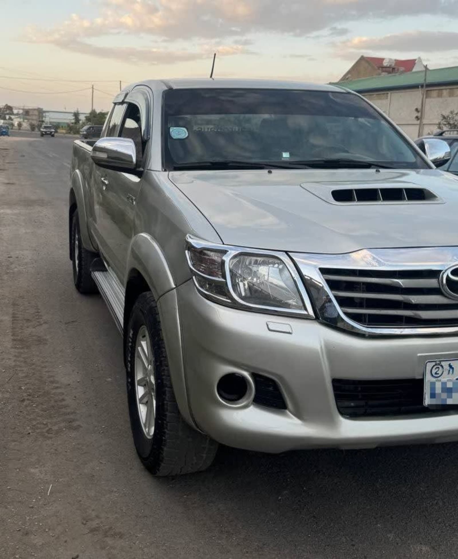 2012 Toyota Vigo King Cab — photo 4