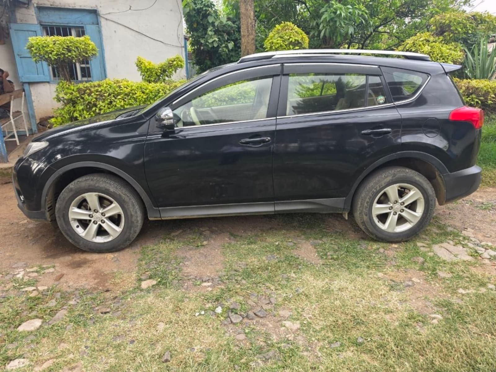 2013 Toyota Rav4 — photo 4
