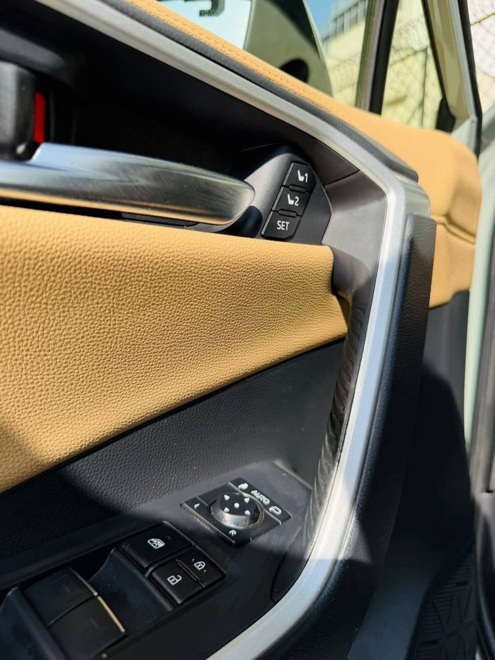 2023 Toyota Rav4 Hybrid AWD — photo 2