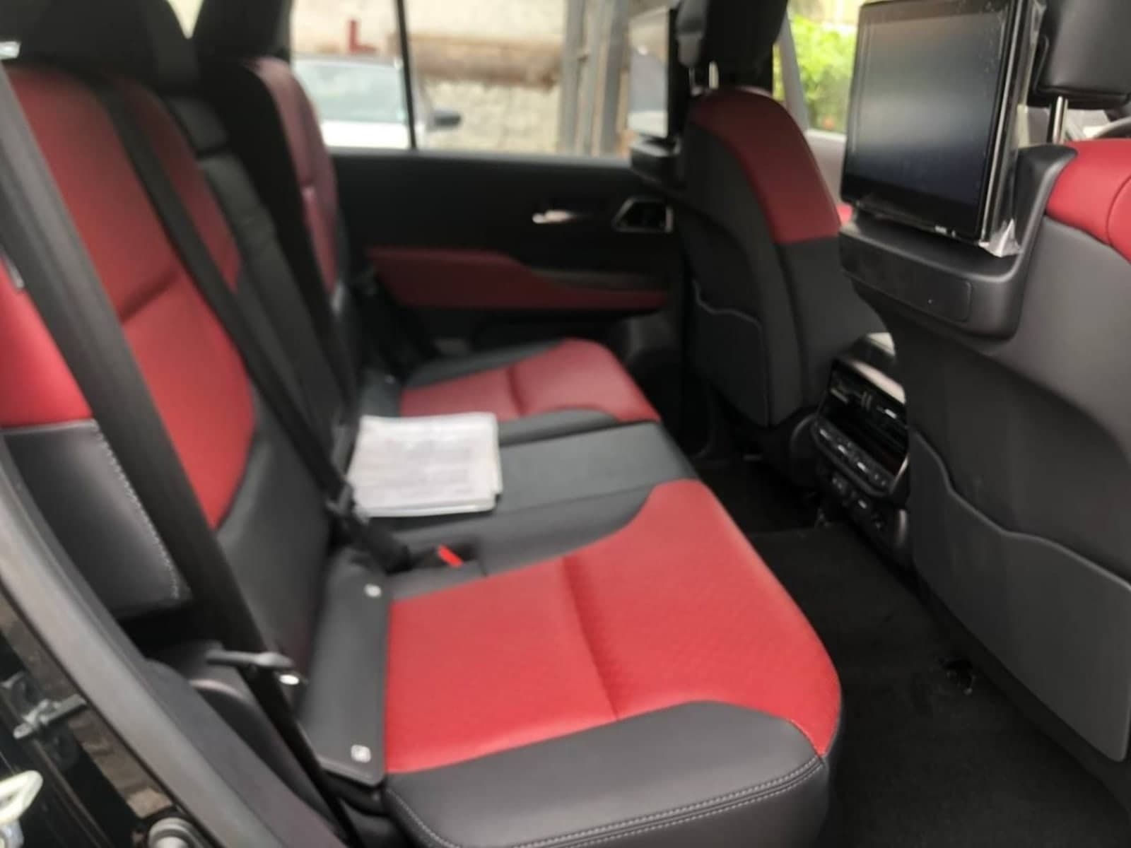2023 Toyota Land Cruiser V6 VXR — photo 4