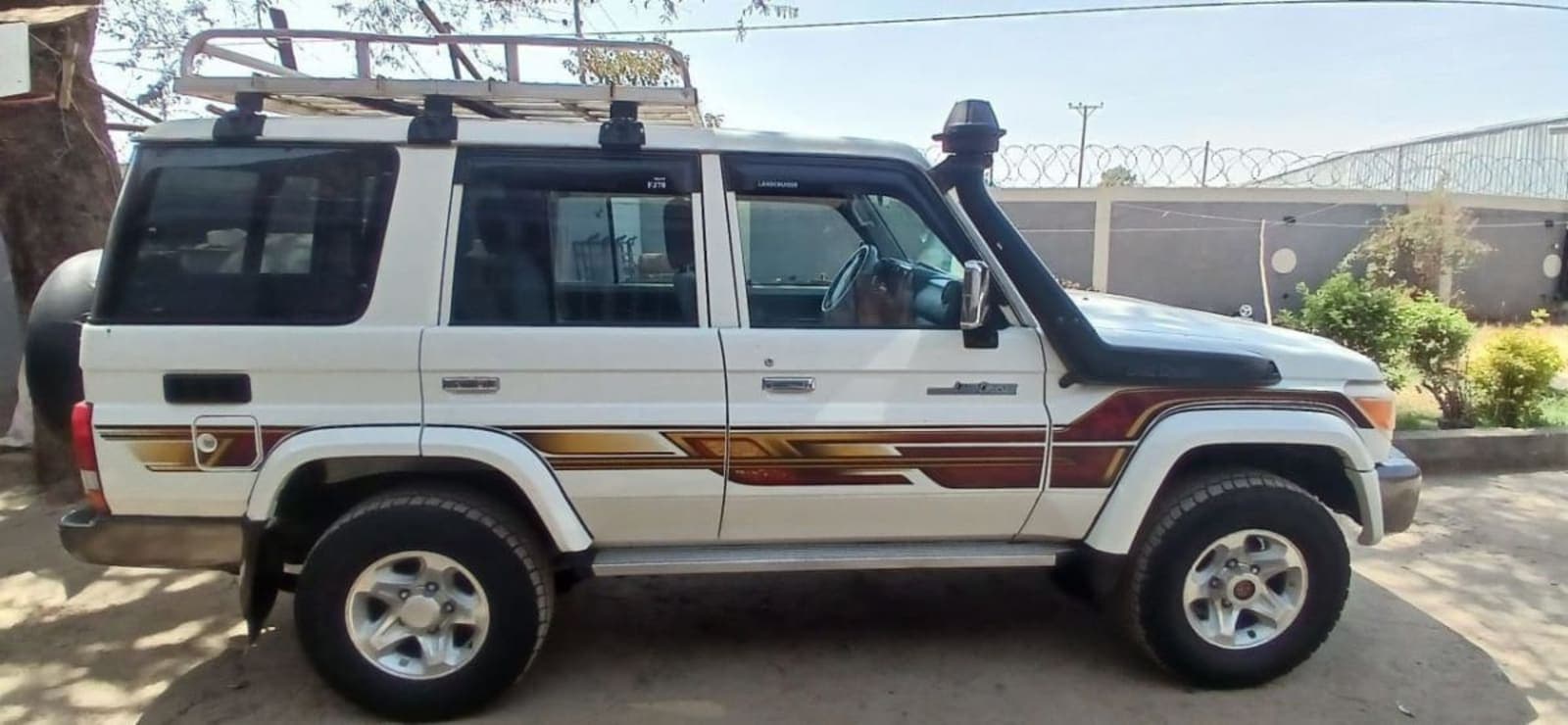 2020 Toyota LandCruiser Mark II hard top — photo 2