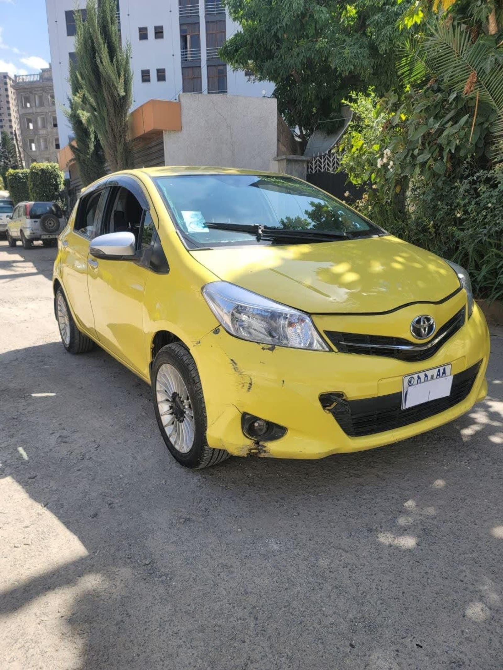 2012 TOYOTA YARIS — photo 2