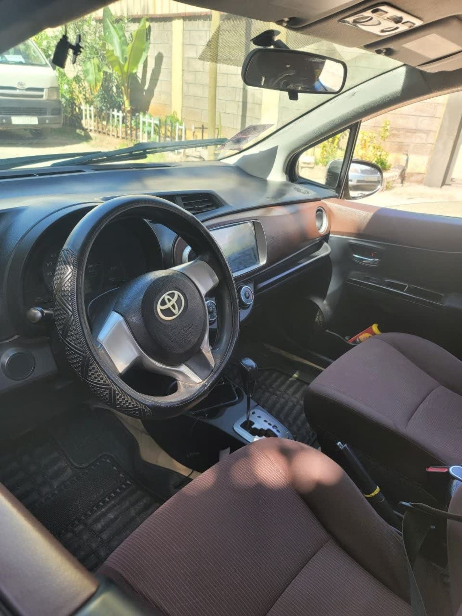 2012 TOYOTA YARIS — photo 4