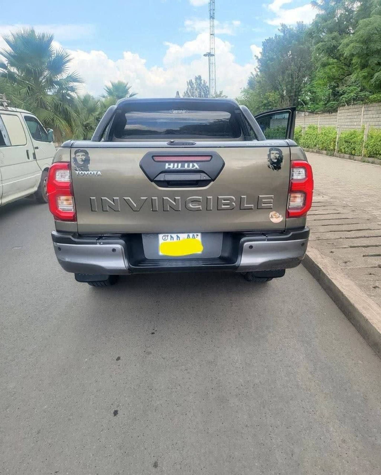 2022 Toyota Hilux invisible