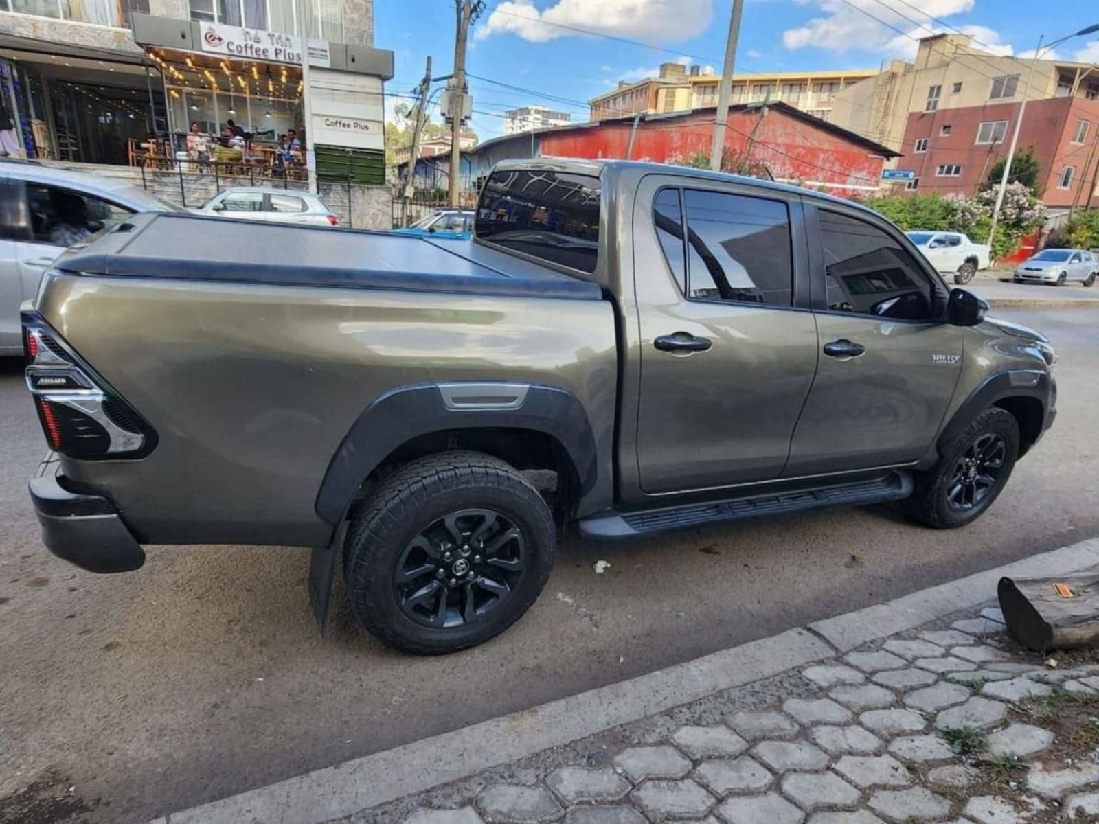 2022 Toyota Hilux invisible — photo 2