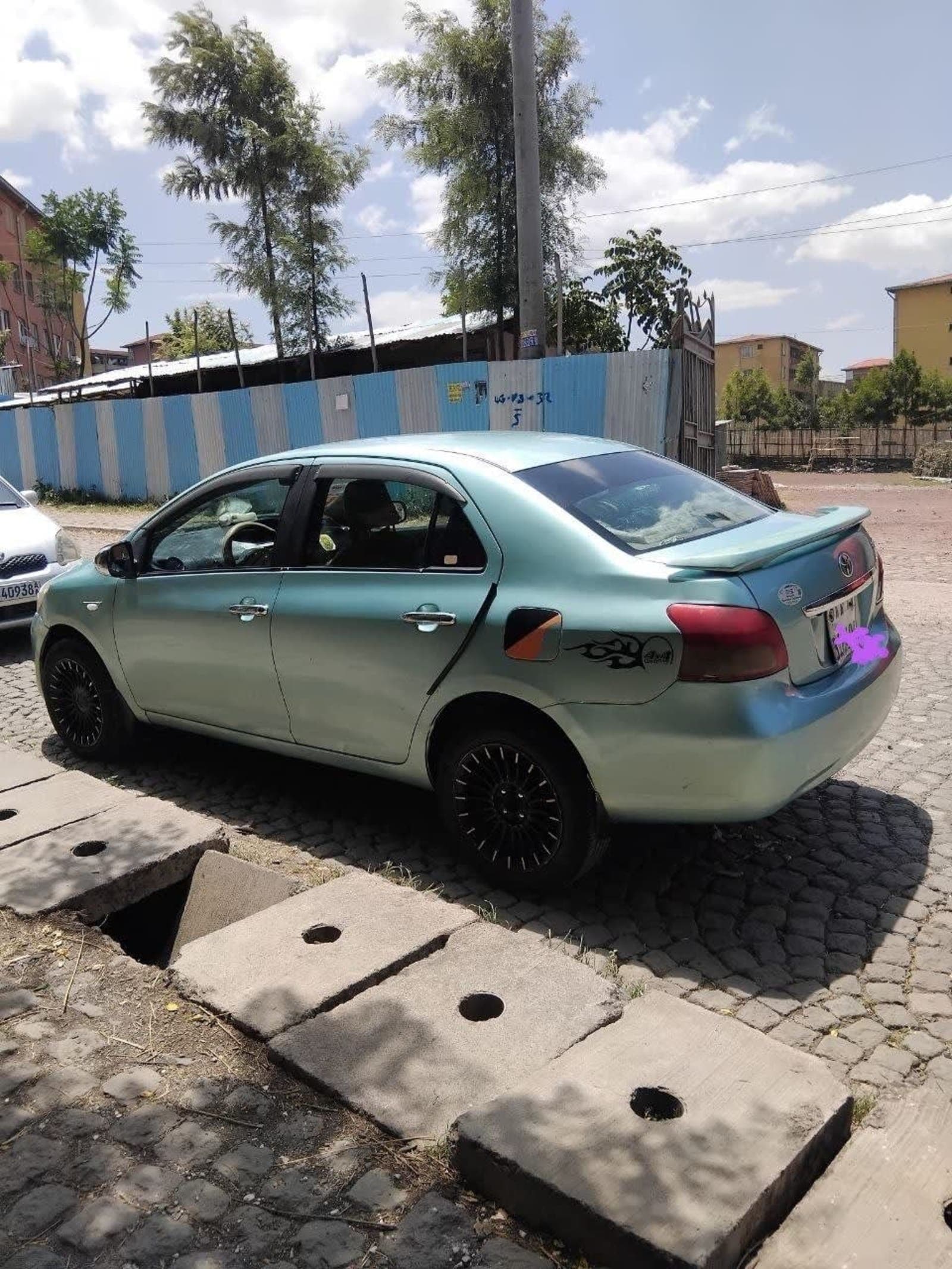2008 Toyota Belta — photo 2