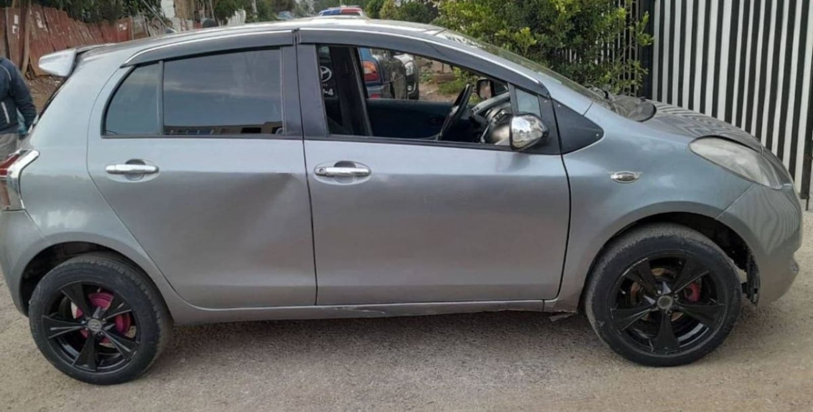 2007 Toyota Yaris Compact — photo 2