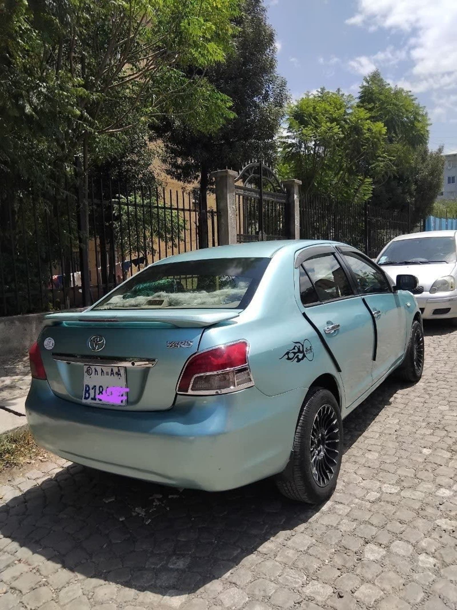 2008 Toyota Yaris Belta — photo 2
