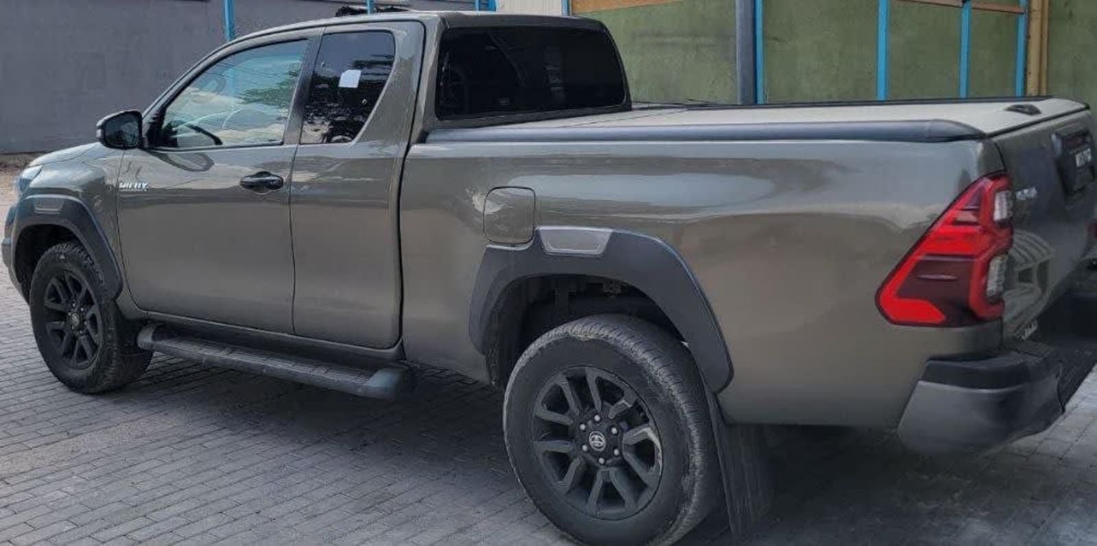 2022 Toyota Hilux Invincible X-Cab — photo 2