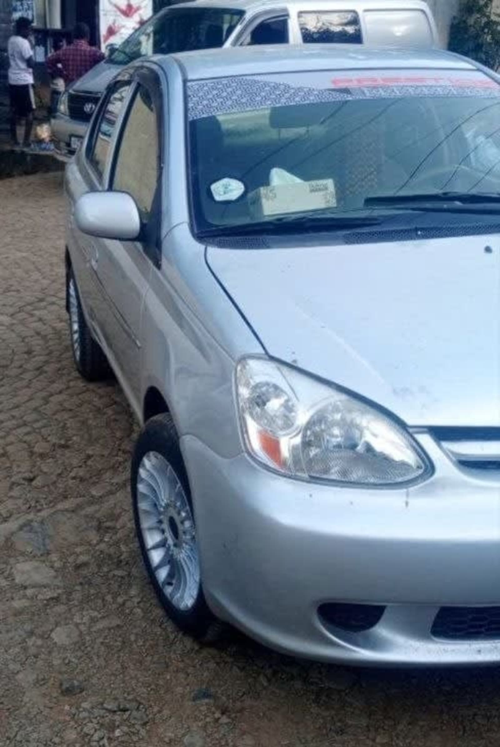 2005 Toyota Platz — photo 7