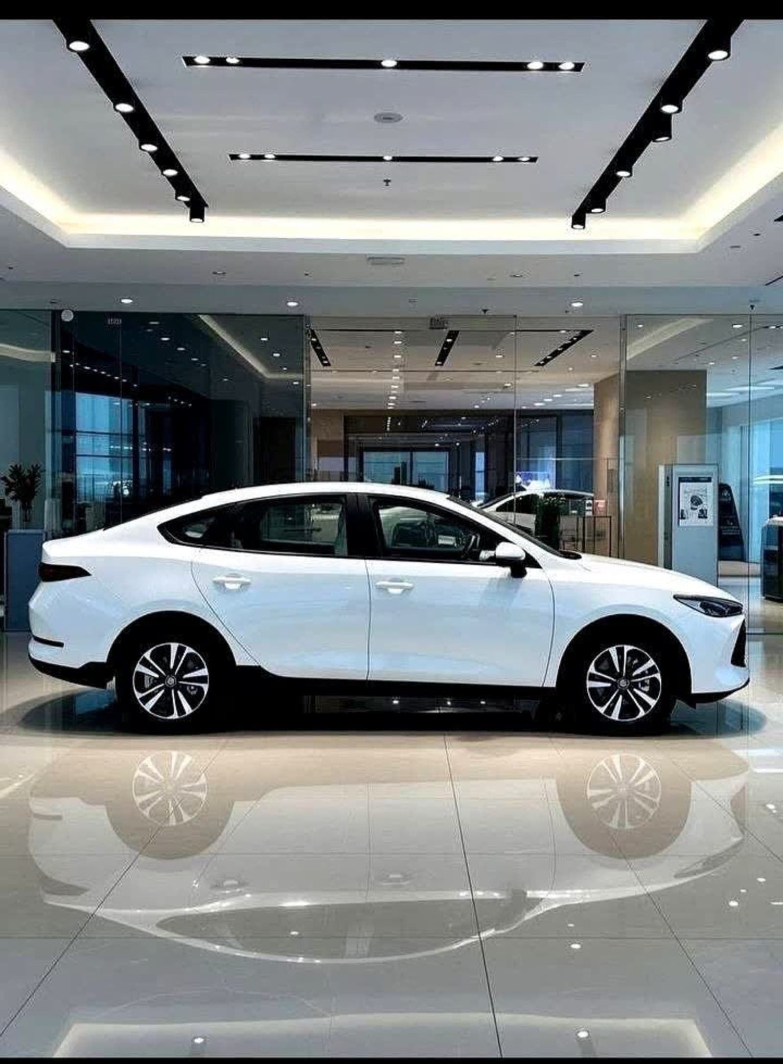 2025 BYD Qin Plus DM-i โ photo 3