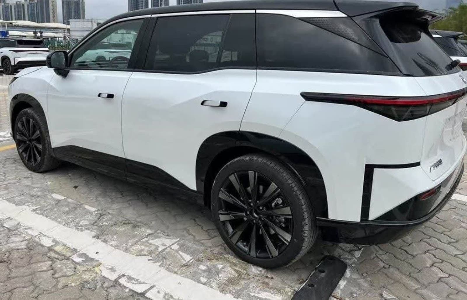 2025 Toyota BZ3X MAX — photo 3