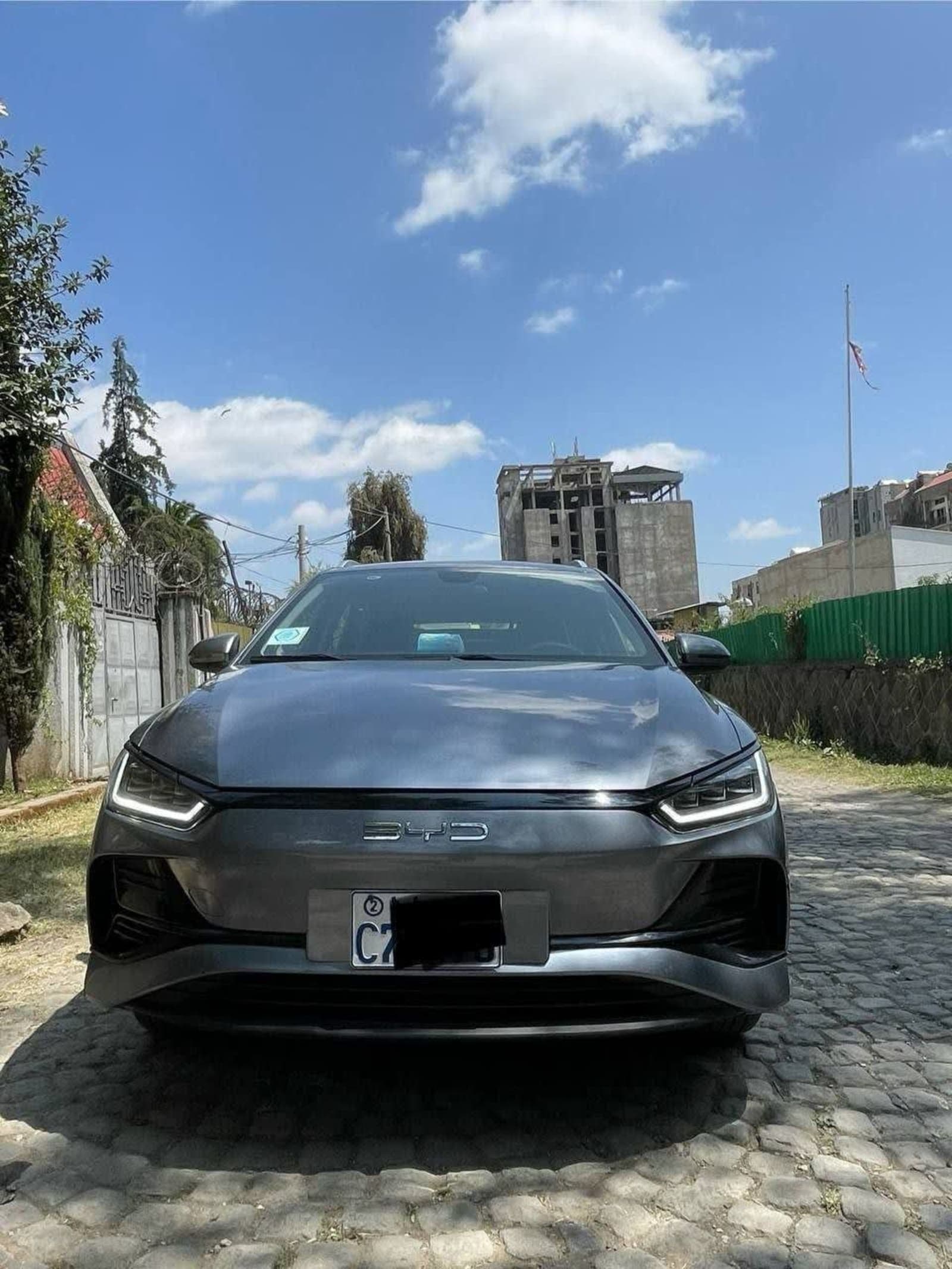 2025 BYD E2 — photo 4