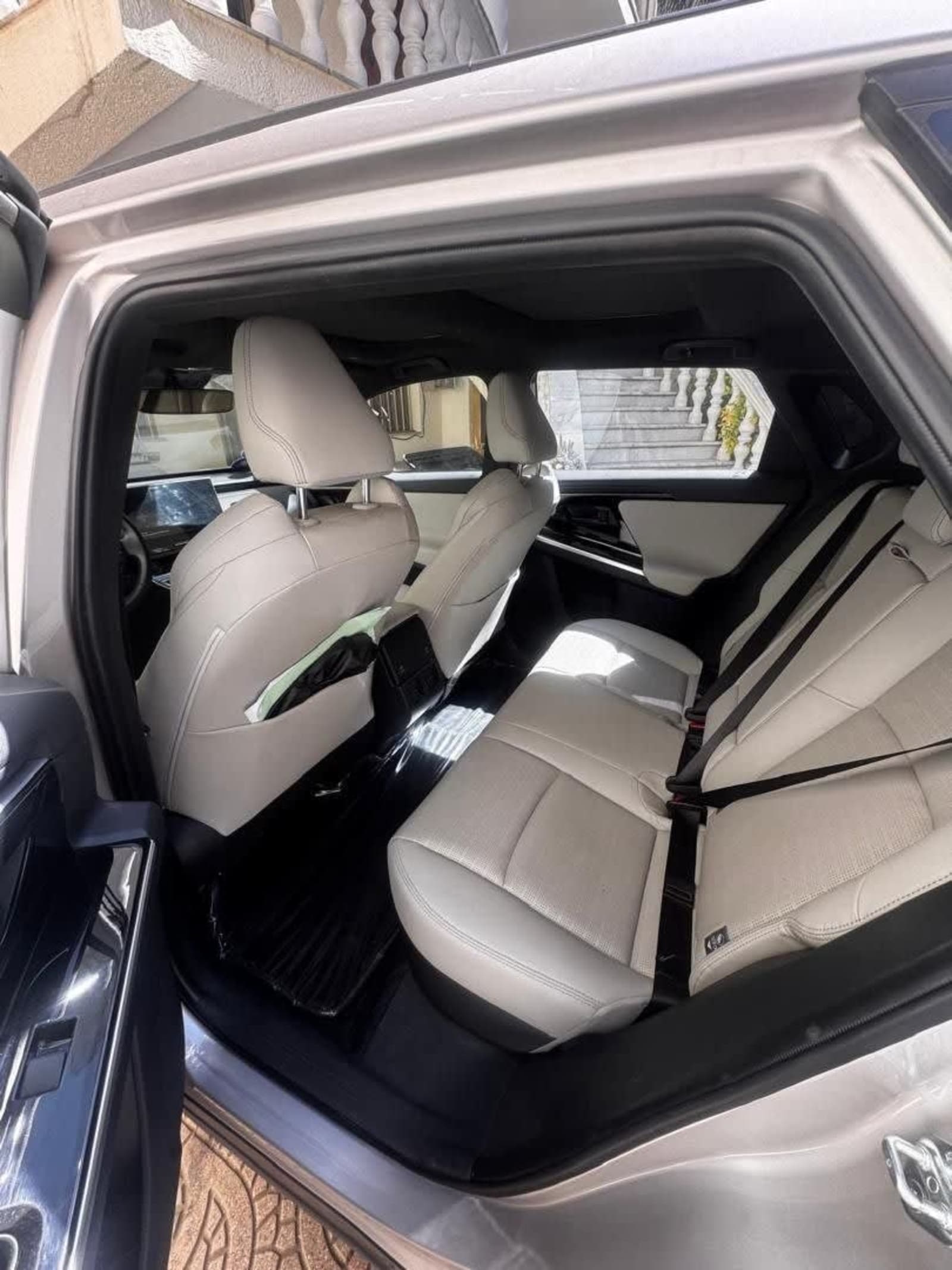 2024 Toyota BZ4X AWD ULTRA — photo 4