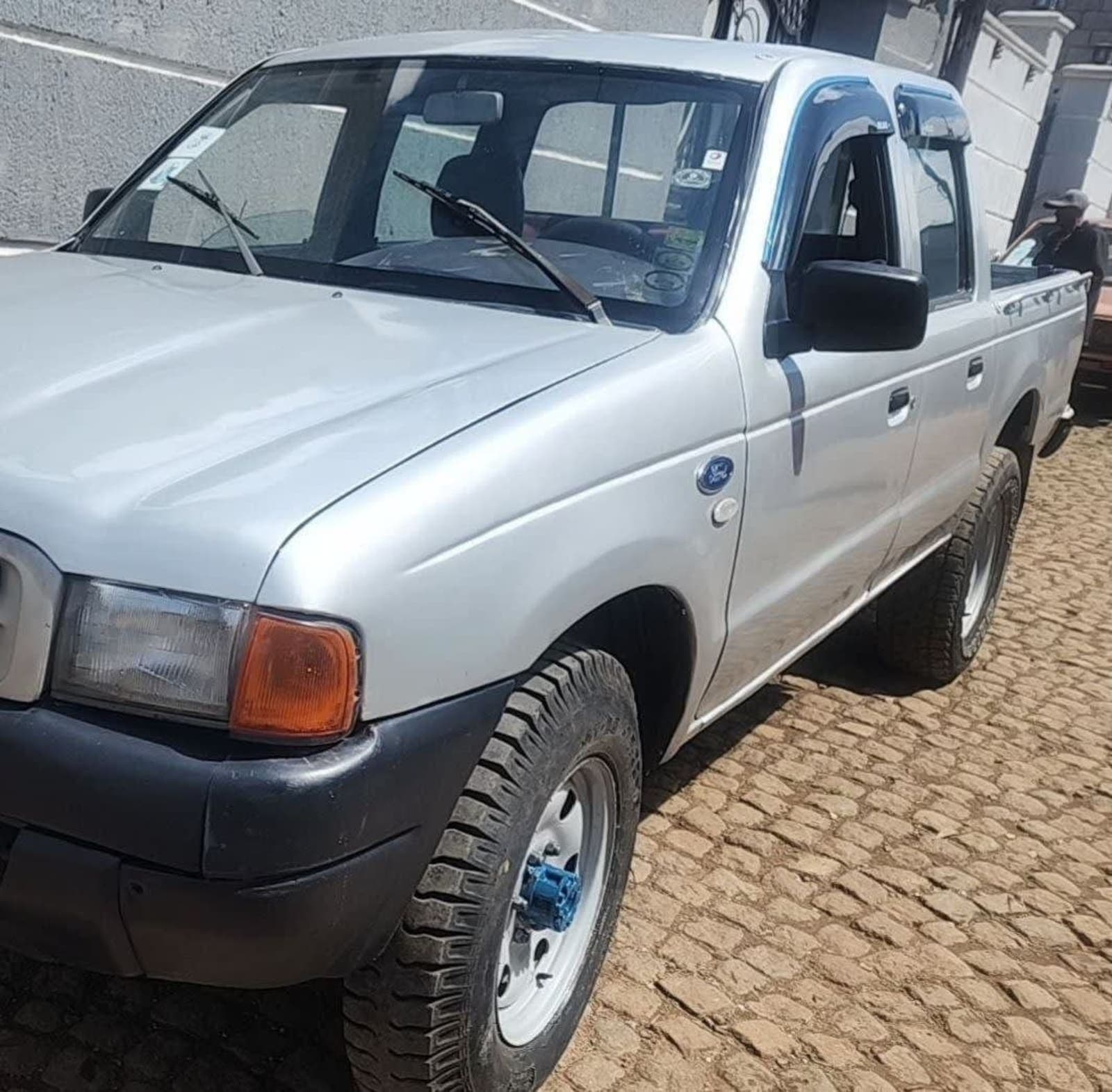 2002 Ford Double Cabin Pickup — photo 1
