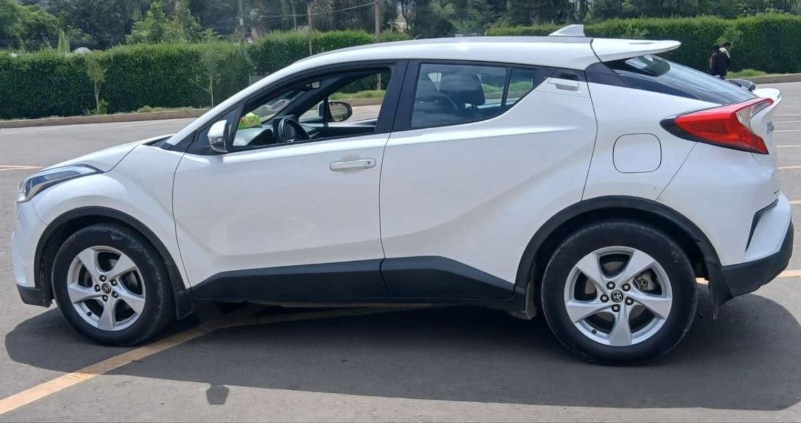 2020 Toyota CHR — photo 2