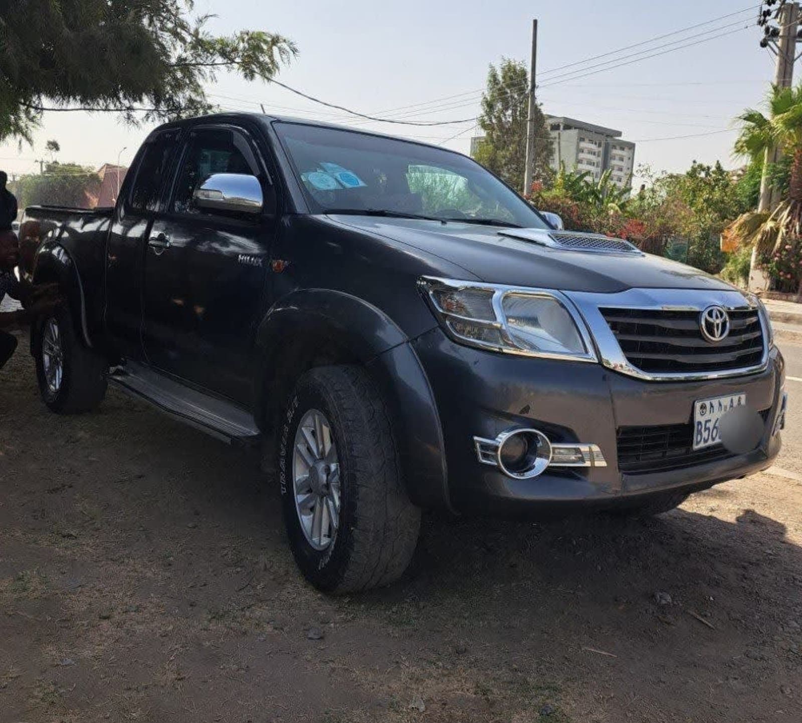 2015 TOYOTA HILUX king-cab — photo 3