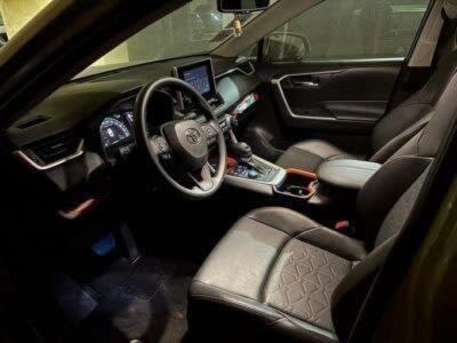 2024 Toyota Rav4 Hybrid — photo 3