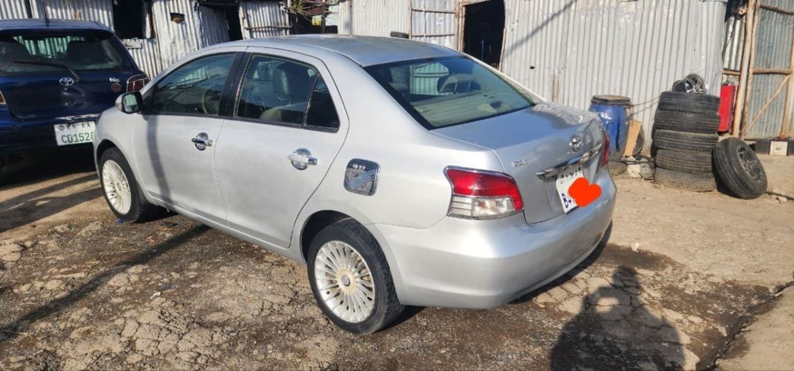 2010 Toyota Yaris Belta — photo 3