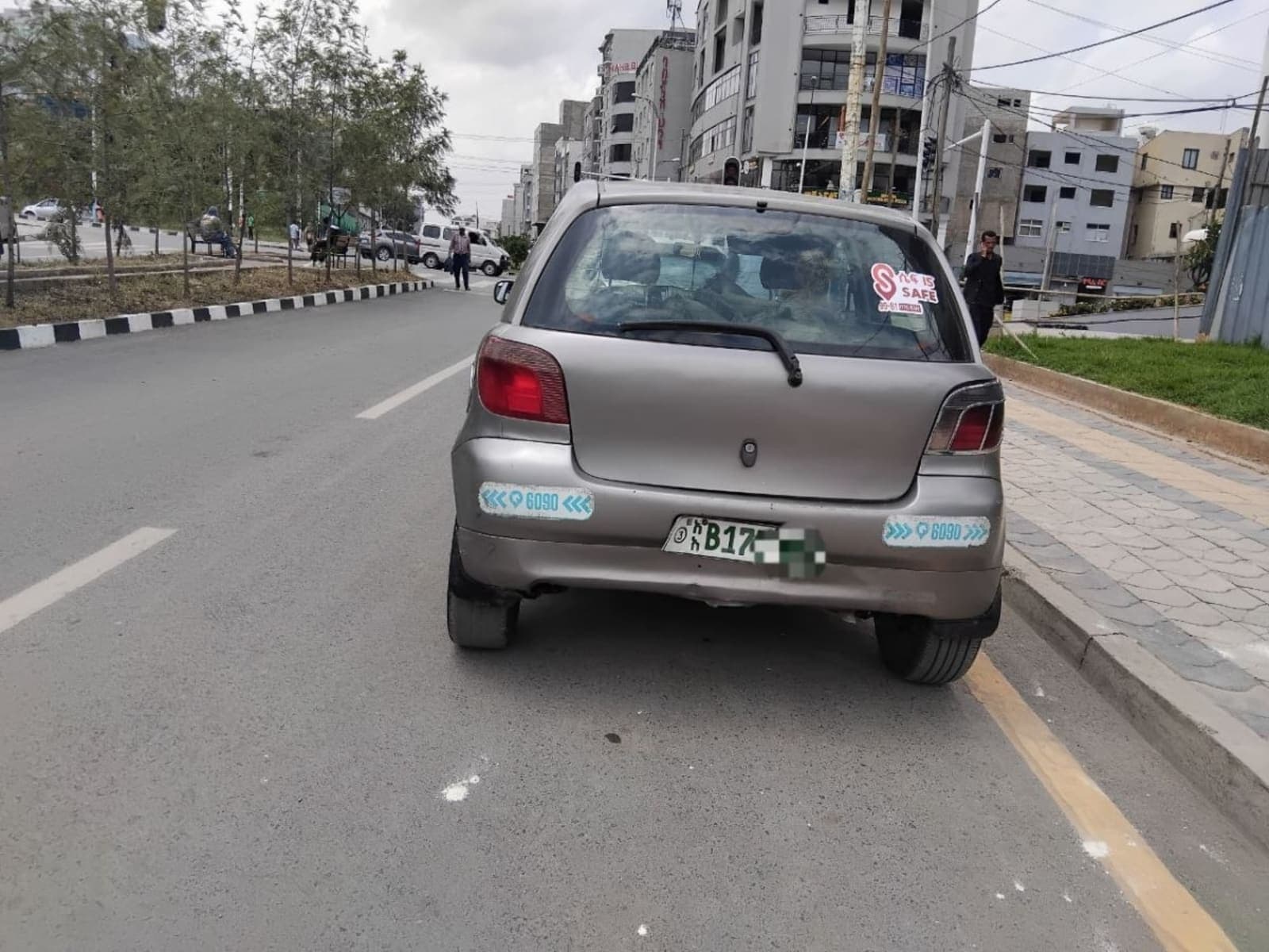 2001 Toyota Vitz — photo 5