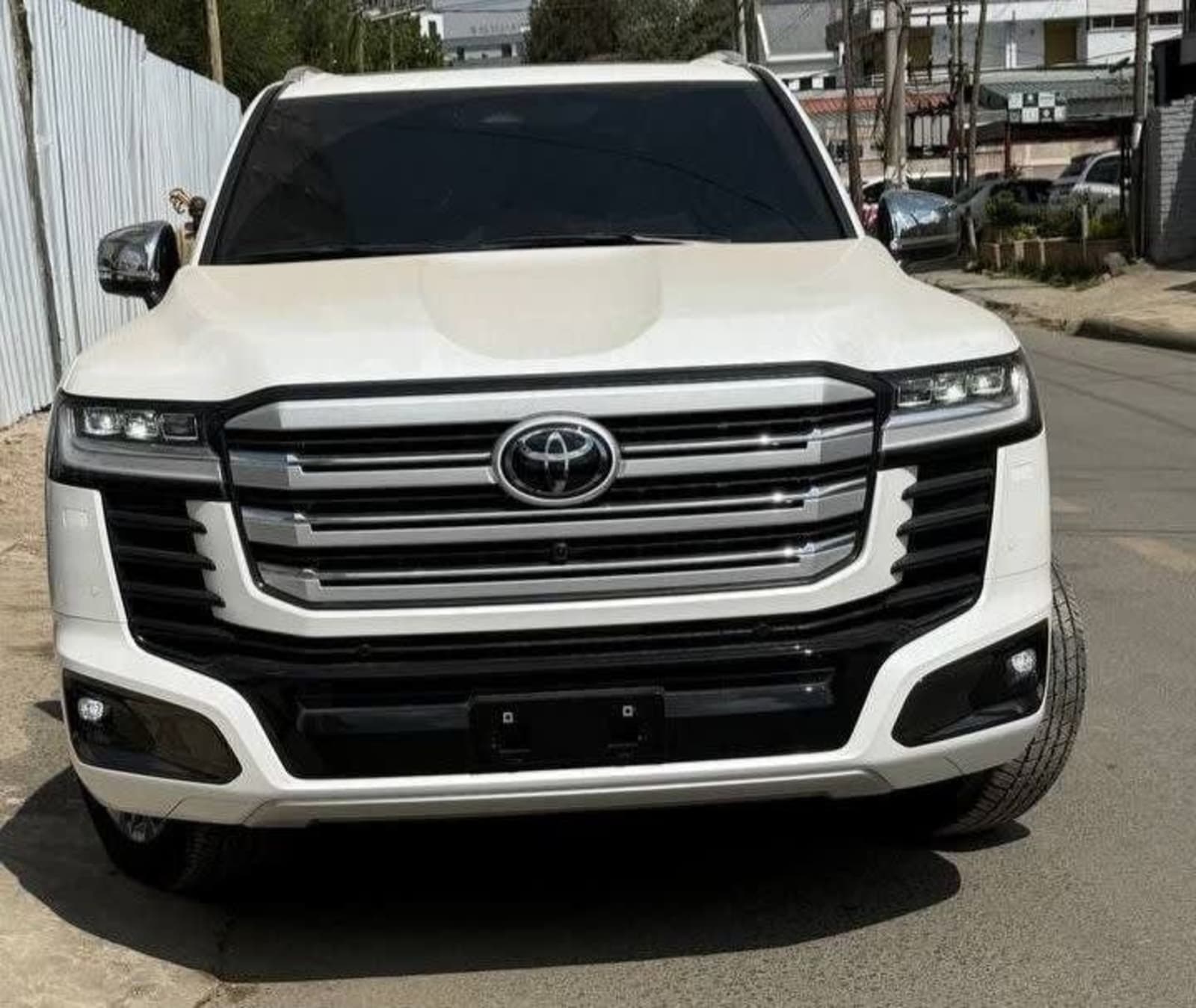 2026 Toyota Land Cruiser VXR — photo 4
