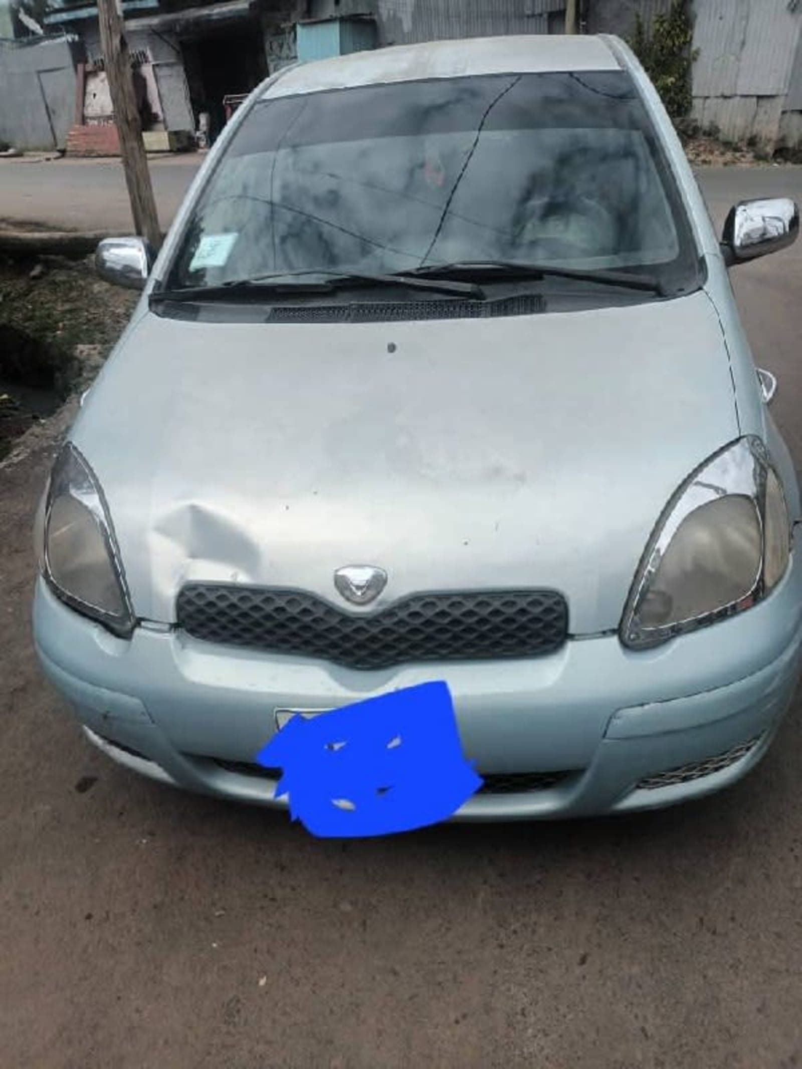 2004 Toyota Vitz