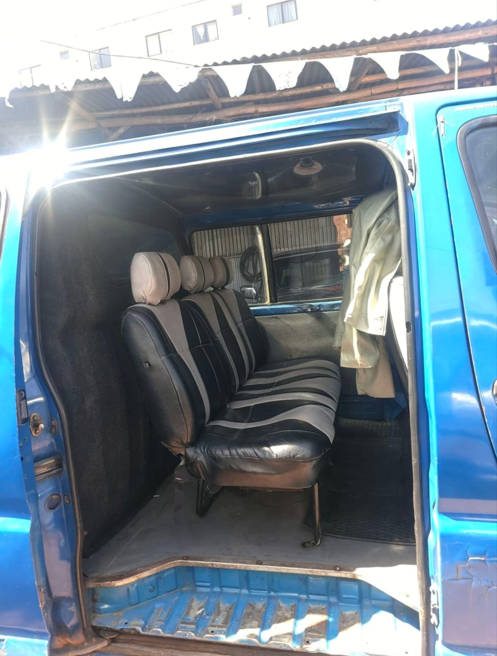 1999 Toyota 2L Van