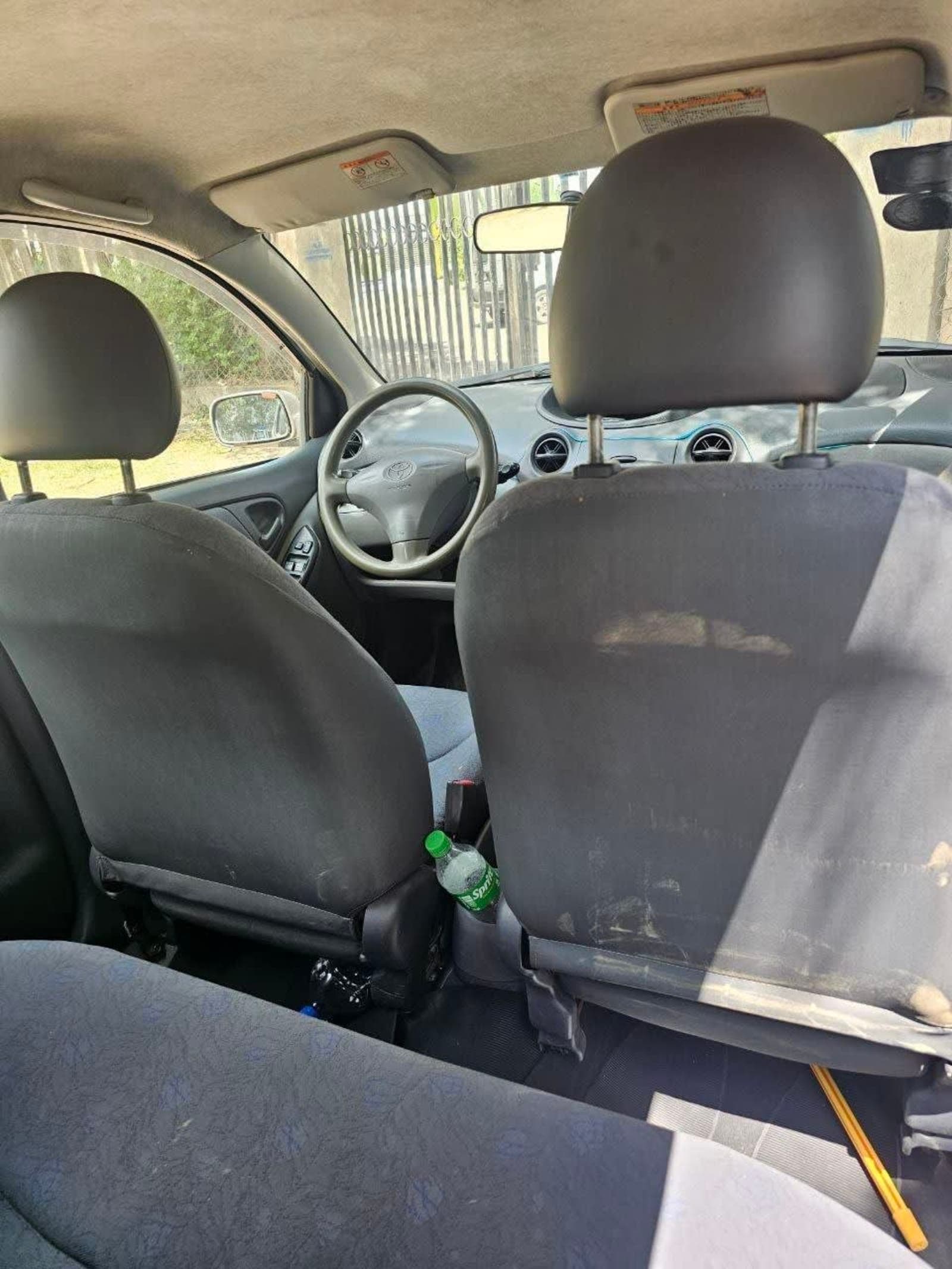 2001 Toyota Vitz — photo 3