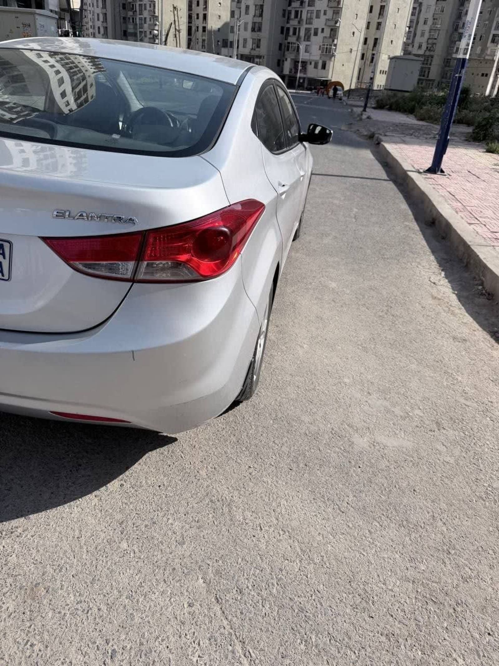 2012 Hyundai Elantra — photo 4