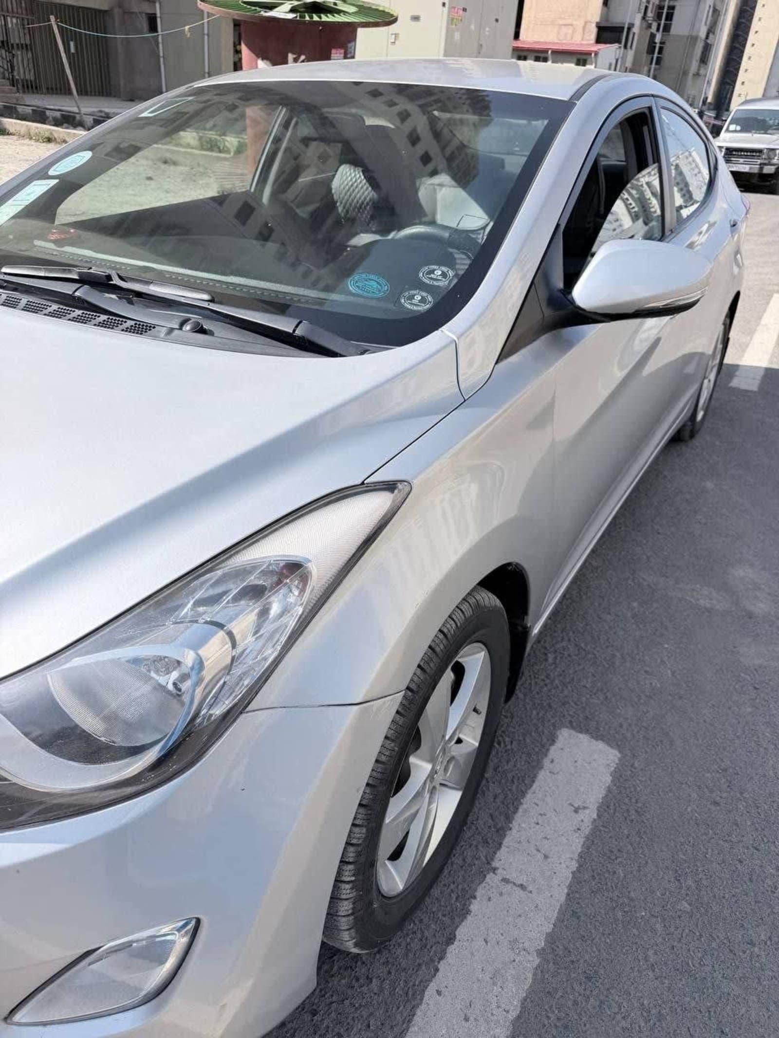 2012 Hyundai Elantra — photo 8