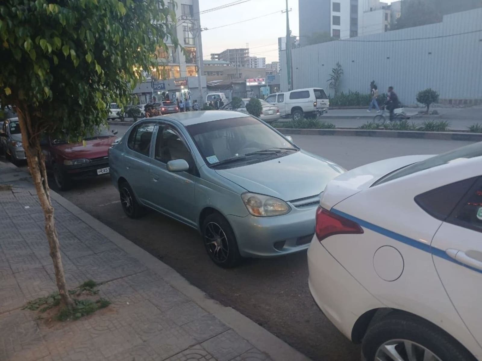 2005 Toyota Platz — photo 5