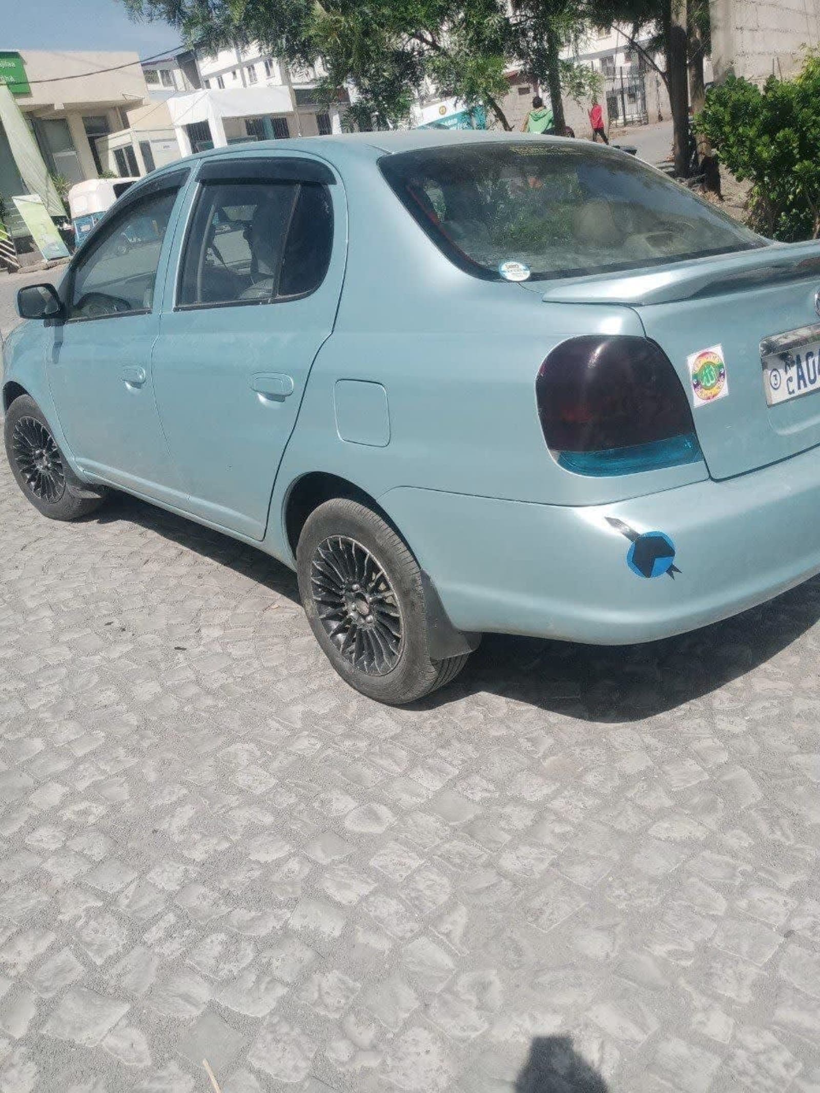 2005 Toyota Platz — photo 4