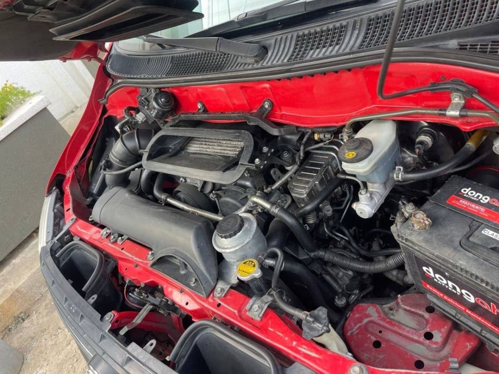 2010 Toyota Hiace Dolphin — photo 2