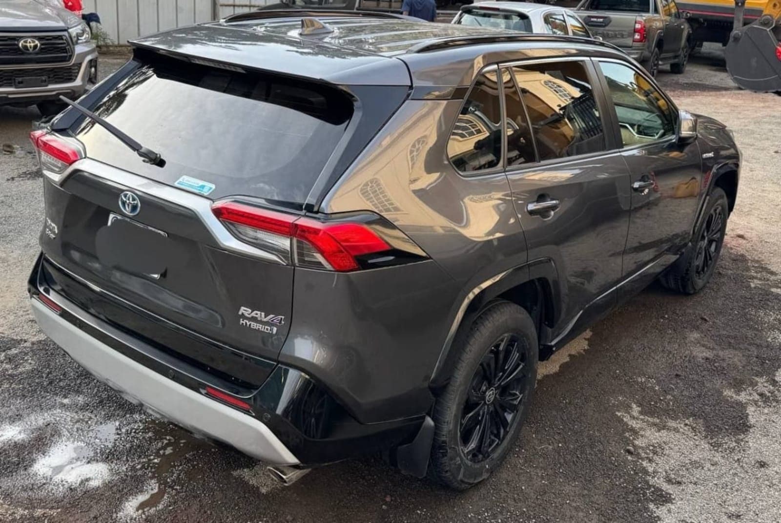 2023 Toyota RAV4 Hybrid XLE — photo 3