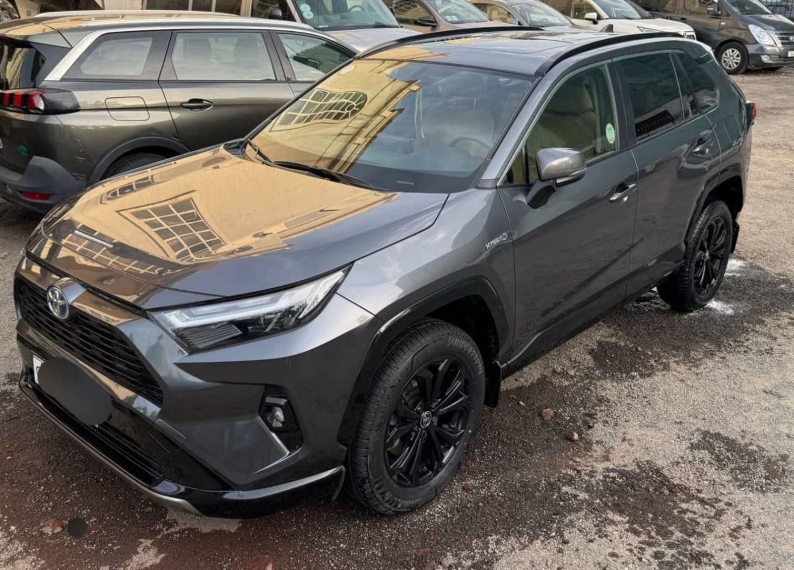 2023 Toyota RAV4 Hybrid XLE — photo 4